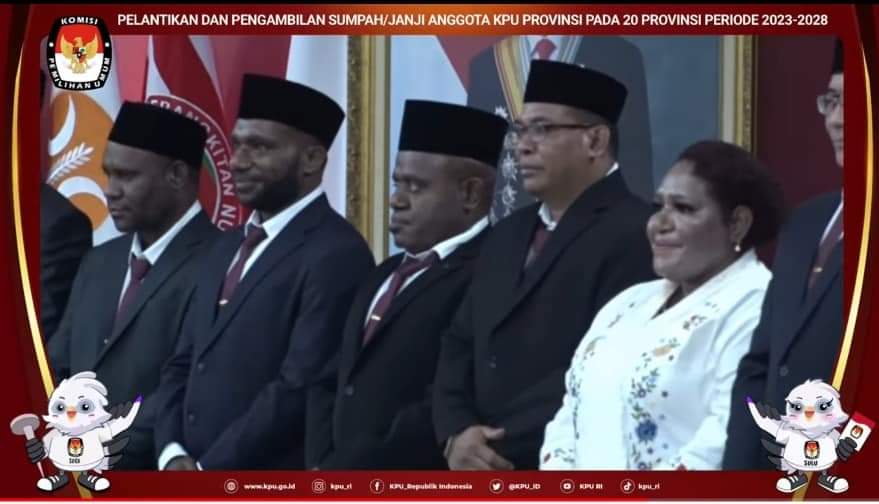Ketua KPU-RI Hasyim Asy’ari Rabu (24/5) secara resmi melantik 101 Komisioner KPU untuk disebar ke 20 Provinsi termasuk Provinsi DOB di Tanah Papua Periode 2023-2028.