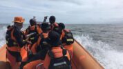 Dua Korban tenggelamnya Perahu Nelayan bermesin Dompeng di Muara Portsite, Distrik Mimika Timur (Miktim) Kabupaten Mimika, Papua Tengah yang dicari tim SAR gabungan akhirnya ditemukan.