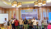 Dinas Pekerjaan Umum dan Penataan Ruang (PUPR) Kabupaten Mimika, Papua Tengah mengadakan kegiatan presentasi seminar akhir pekerjaan perencanaan bangunan pengendali abrasi pantai Amar di Distrik Amar.