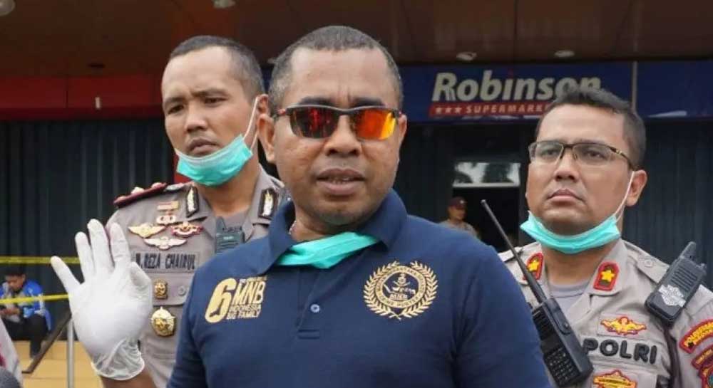 Kapolda Papua Barat Irjen Pol. Daniel Tahi Monang Silitonga bakal digantikan Brigjen Pol Johnny Eddizon Isir. Penunjukkan itu langsung di