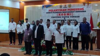 Ketua KORMI Nasional, Hayono Isma melantik Wakil Bupati Mimika, Johannes Rettob sebagai Ketua KORMI Provinsi Papua Tengah dan