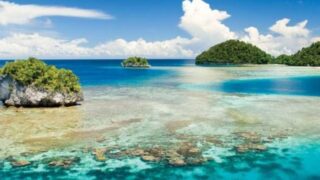 Memang sudah tidak diragukan lagi jika Raja Ampat yang terletak di ujung barat Papua menjadi salahsatu destinasi eksotisme wisata yang luar