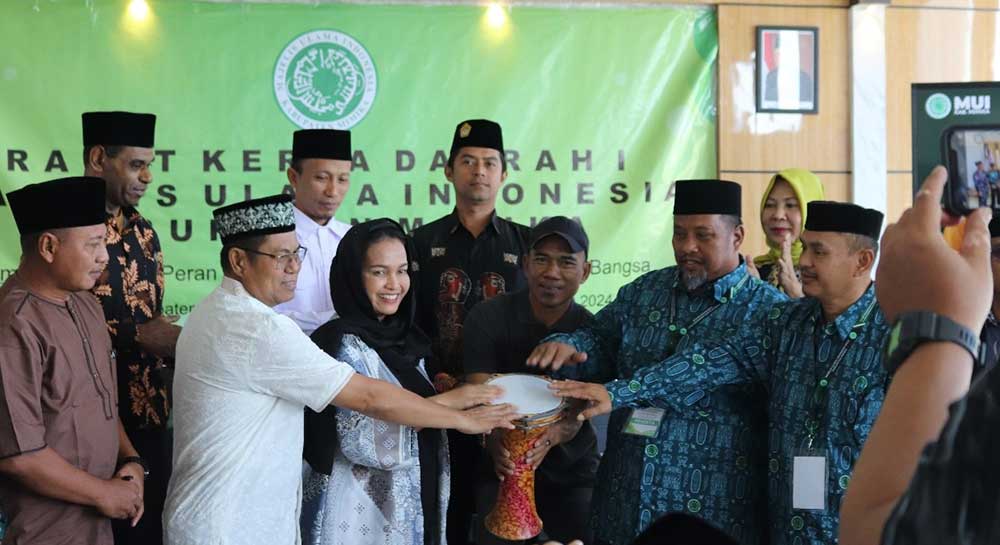 Rakerda ke 1 MUI Kabupaten Mimika periode 2023-2028 resmi dibuka oleh Bupati Mimika Eltinus Omaleng, diwakili Pj Sekda Mimika, Ida Wahyuni.