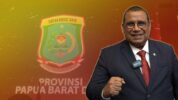 Pengamat politik Papua Ortisan Kambu menduga Pj. Gubernur Papua Barat, Mohammad Abud Musa’ad menunda pelantikan pejabat eselon
