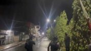 Diduga karena salah paham terkait razia kendaraan yang digelar Satlantas Polres Tual, Provinsi Maluku mengakibatkan bentrokan terjadi antara
