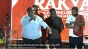 Jajaran KPU Papua Tengah melakukan aksi belasungkawa dengan mengenakan pita hitam di lengan atas wafatnya Sekjend Dewan Adat Papua