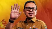 Organisasi masyarakat (ormas) akan dilarang memakai atribut menyerupai institusi pertahanan dan keamanan negara seperti TNI maupun Polri.