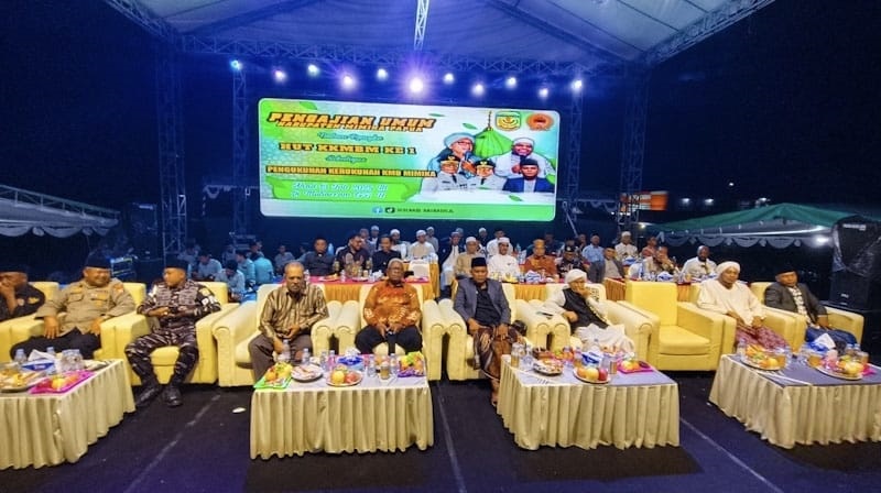 Ribuan Warga Hadiri Pengajian Umum Peringati HUT KKMBM Mimika dan Pengukuhan Pengurus 2 Ribuan Warga Mimika asal Madura yang tergabung di organisasi Kerukunan Keluarga Madura Bersatu Mimika (KKMBM) menghadiri