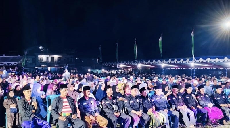 Ribuan Warga Hadiri Pengajian Umum Peringati HUT KKMBM Mimika dan Pengukuhan Pengurus 5 Ribuan Warga Mimika asal Madura yang tergabung di organisasi Kerukunan Keluarga Madura Bersatu Mimika (KKMBM) menghadiri