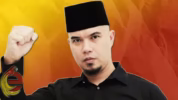 Kebijakan Wahana Musik Indonesia (WAMI) soal pengenaan tarif royalti di acara hajatan, mendapat kritik tajam dari musisi senior Ahmad Dhani