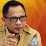 Menteri Dalam Negeri (Mendagri) Jenderal (Purn) Tito Karnavian mengimbau seluruh kepala daerah agar tidak terburu-buru bereaksi, dan terlebih