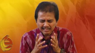 Tersangka Kasus Ijazah Palsu Jokowi Minta Buka-Bukaan Bukti: Soroti Ijazah Pembanding dan Ratusan Saksi 5 Kasus dugaan tudingan ijazah palsu Presiden RI Joko Widodo (Jokowi) memasuki fase krusial. tim kuasa hukum delapan tersangka, Roy Suryo,